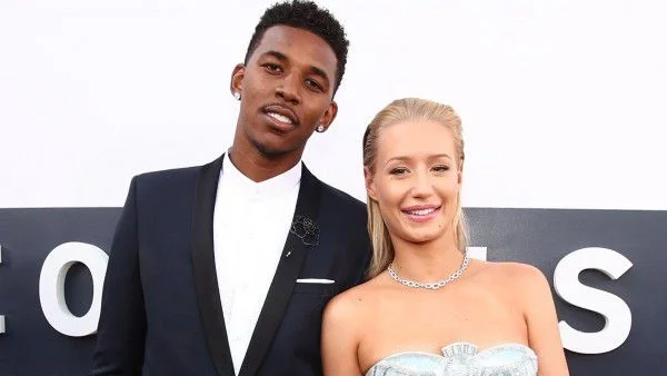 Делфин нападна гаджето на Иги Азалия