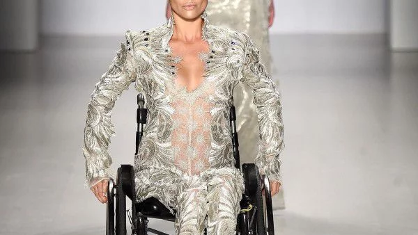Инвалиди дефилираха на Седмицата на модата в Ню Йорк