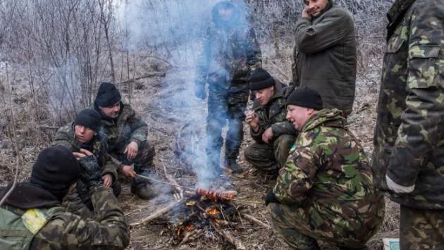 Четирима украински войници са убити при атака в Източна Украйна