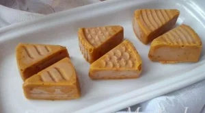 Сурови бонбони от кашу 