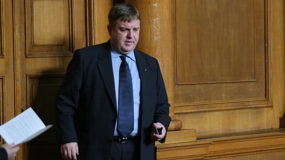 Каракачанов отговори на предизвикателството да се превърти като Радев