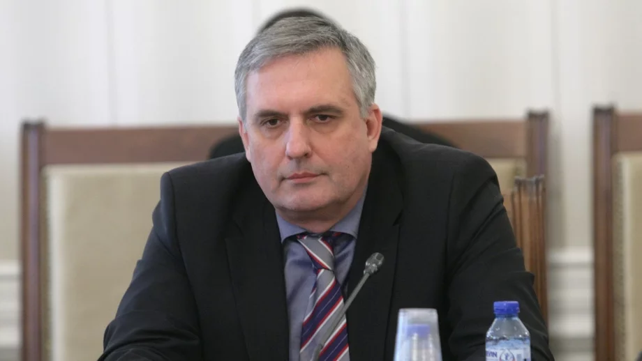 В много от министерствата има лоша бюджетна дисциплина, заяви Калфин