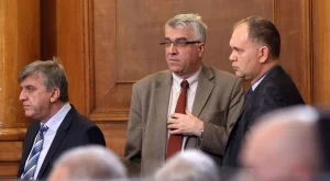 Левицата иска временна комисия да проучва дълга 