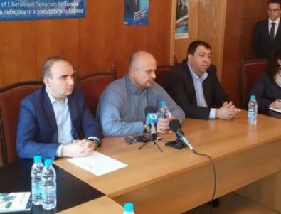 Евродепутат откри информационен офис във Велико Търново