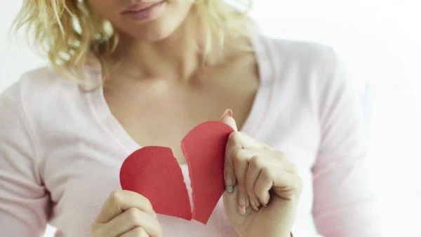 Защо страдаме с години след раздяла