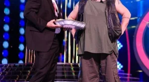 Вижте Фънки  слаб и с дълга коса (снимки)  