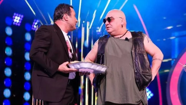 Вижте Фънки  слаб и с дълга коса (снимки)