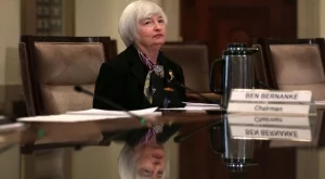 Доларът остана стабилен преди изявлението на Джанет Йелън