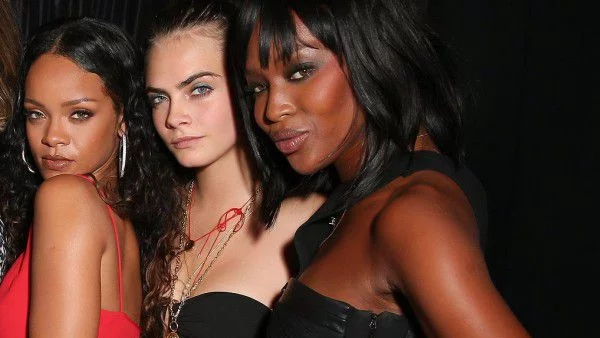 Наоми Кембъл нападна Кара Делевин заради Риана