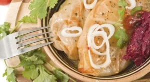 Зелеви сарми с боб