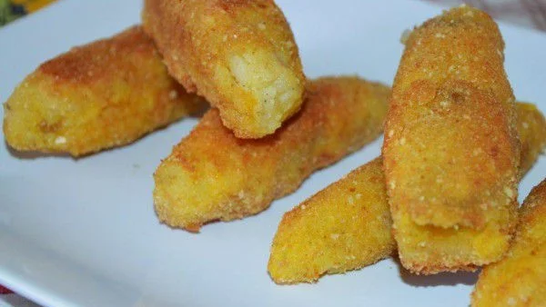 Картофени крокети с пушено сирене