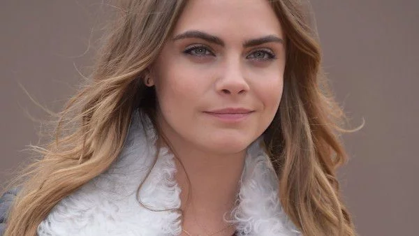 Как Кара Делевин отпразнува 10 млн. последователи в Instagram