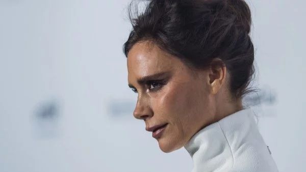 Замервали Виктория Бекъм с кал