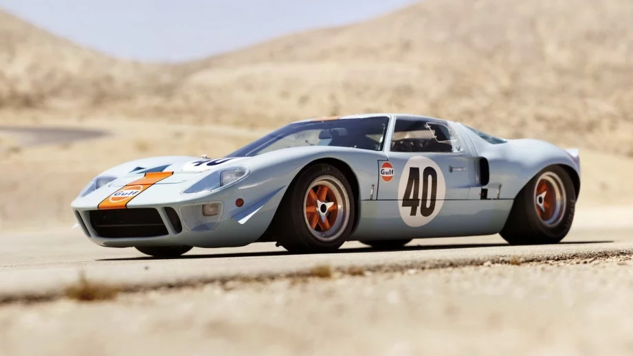 Легендарен ретро автомобил стана най-скъпо продадената американска кола в историята