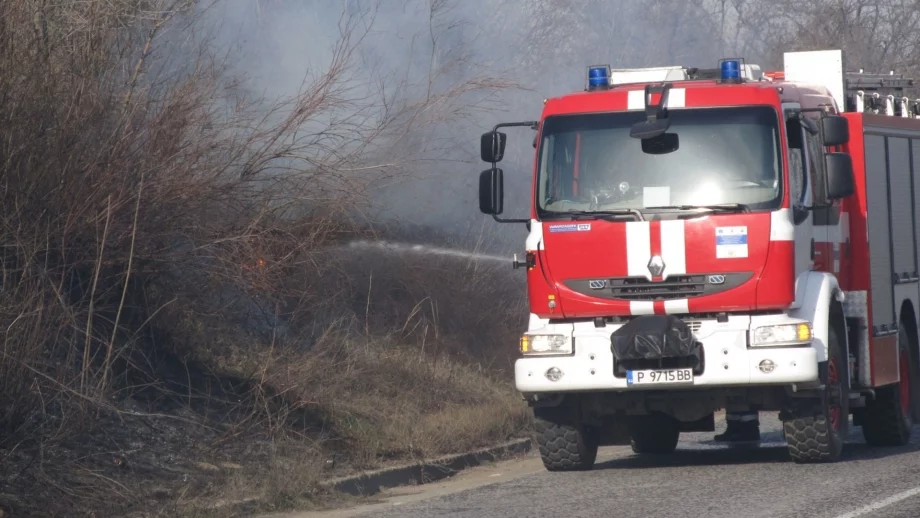 Автобус се запали на магистрала "Люлин"