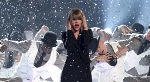 Тейлър Суифт си купи домейни за порно сайтове