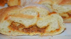 Питка с пълнеж от сушени домати