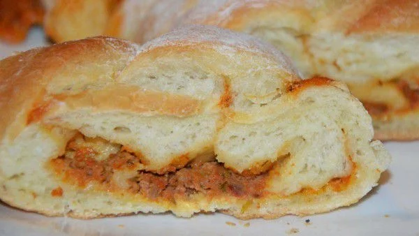 Питка с пълнеж от сушени домати