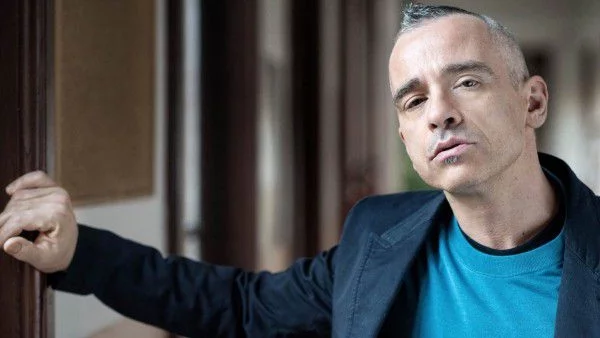 Вижте новото видео на Ерос Рамацоти