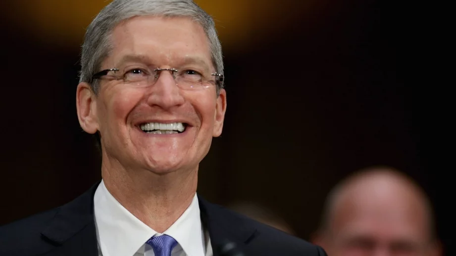 Шефът на Apple: Не учете английски, а езици за програмиране 