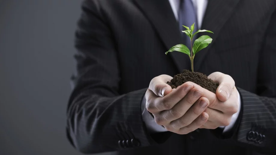 Символично подобрение на бизнес климата през март, само услугите със спад 