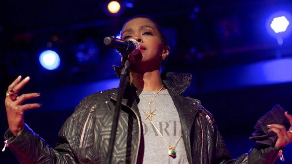 Лорин Хил идва в България