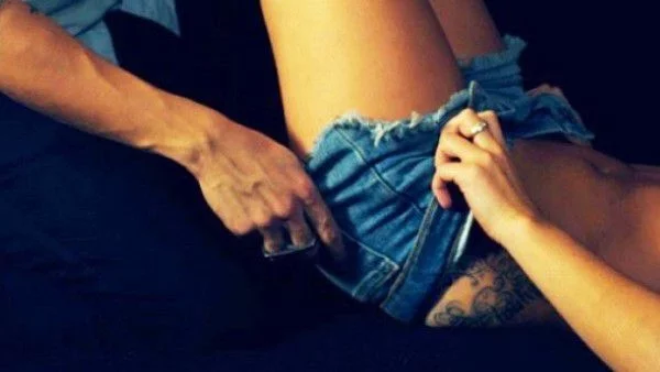 Пускат женски презерватив с мини вибратор