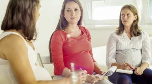  Програма на  училище "Чакам бебе“ за април 