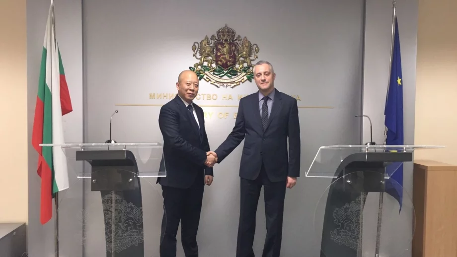 Китайски компании с интерес към концесионирането на летище Пловдив