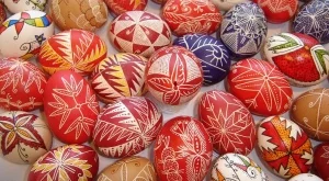 Работилници за писани великденски яйца