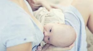 Какво мислят мъжете за кърменето на обществени места