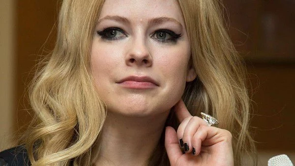 Аврил Лавин разкри от какво е била тежко болна 