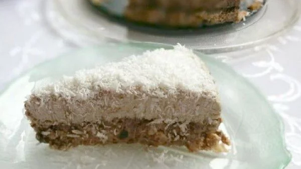 Свежа ябълкова торта с кокос