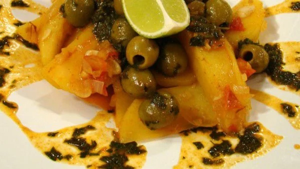 Марокански гювеч с картофи и маслини