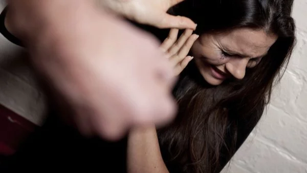 За цветята, поднесени с юмрук 