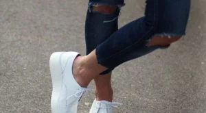 4 идеи как да носиш обувки с бяла платформа