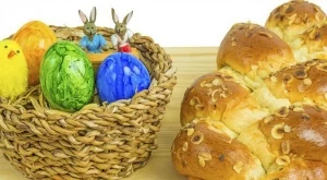 Козунак с локум и сушени плодове