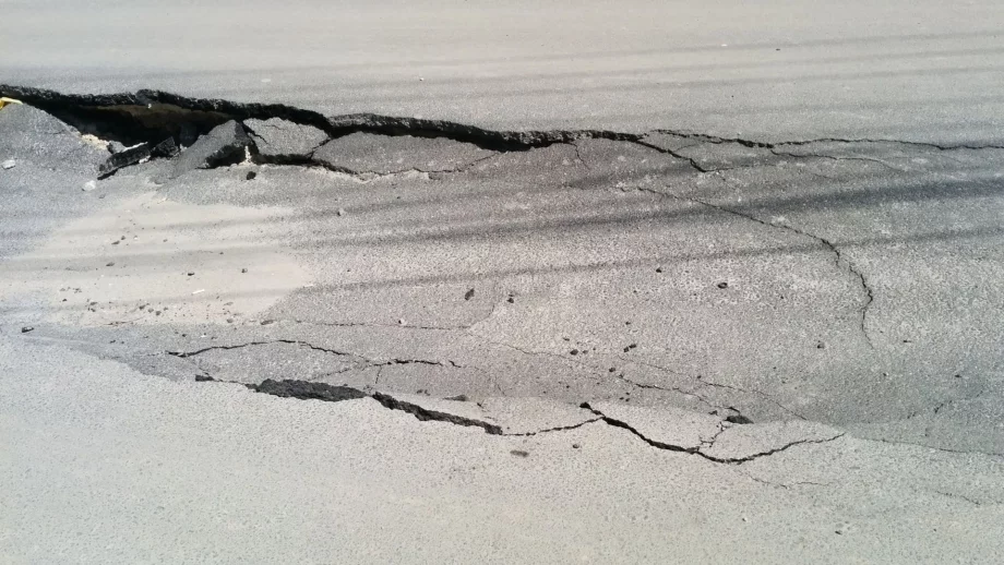 България и дупките, Швейцария и дупките 