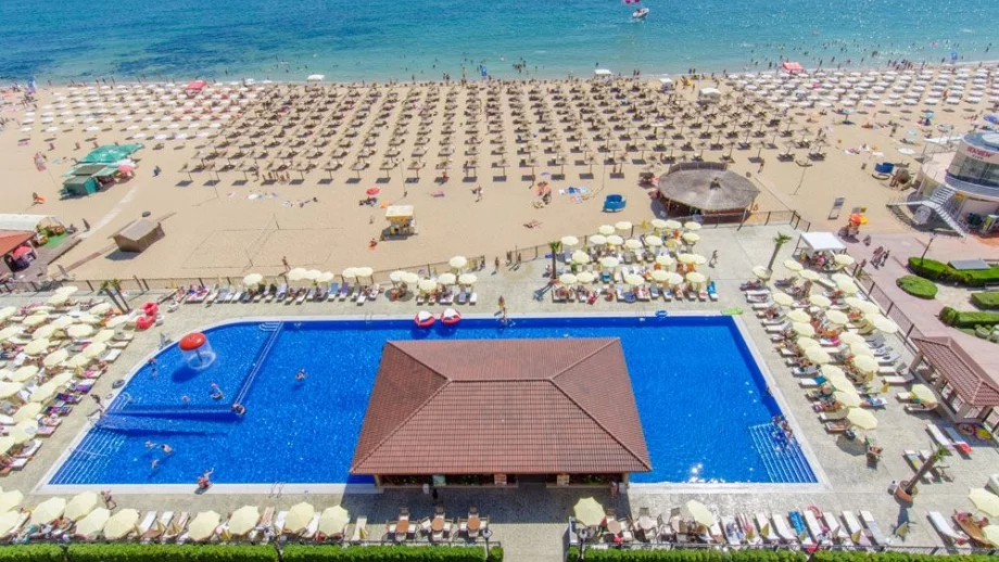 Облекчената процедура за наемане на служители в туризма е факт