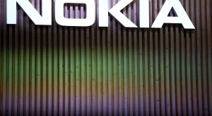 Nokia преговаря за закупуването на Alcatel-Lucent 
