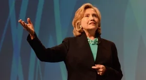 Клинтън обеща ръст на производството на слънчева енергия в САЩ