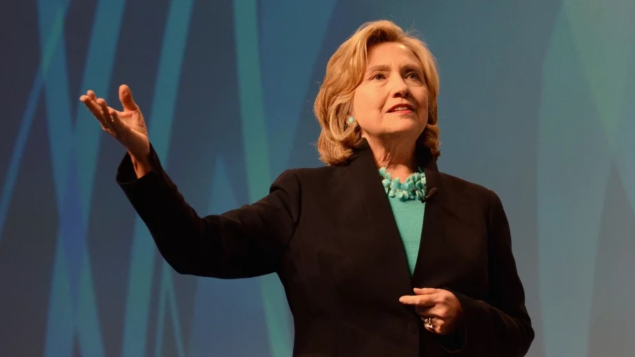 Клинтън обеща ръст на производството на слънчева енергия в САЩ