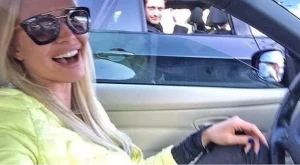 Джерард Бътлър свалял нашенка