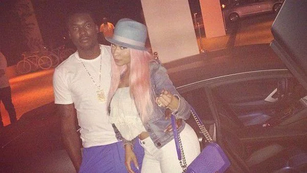 Ники Минаж се сгоди