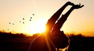 8 причини да започваш деня със слънчеви упражнения