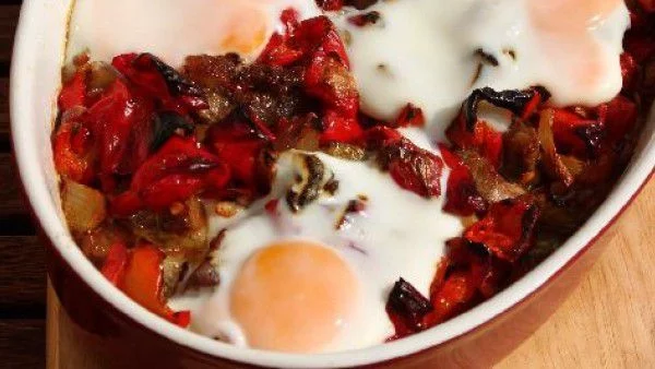 Свинска кавърма с червени чушки