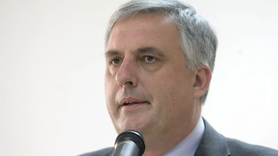 Калфин: ТПТИ ще донесе повече вреди, отколкото ползи за България