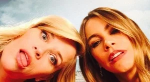 Рийз Уидърспуун и София Вергара  с липсинг видео