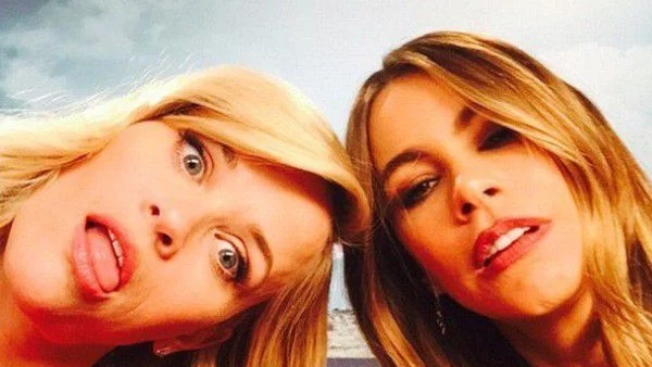 Рийз Уидърспуун и София Вергара  с липсинг видео