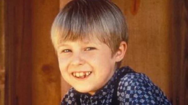 Снимки на порасналия Браян от сериала 'Доктор Куин лечителката'